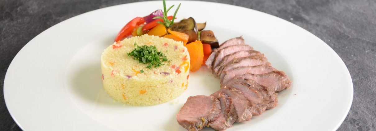 Lammrücken mit mediterranem Gemüse und Couscous