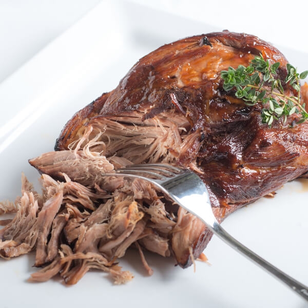 Pulled Pork sous vide vorgegart von Wiesbauer Gourmet kaufen. Das Pulled Pork, sous vide vorgegart ist gelingsicher. Pulled Pork kaufen, Pulled Pork online kaufen