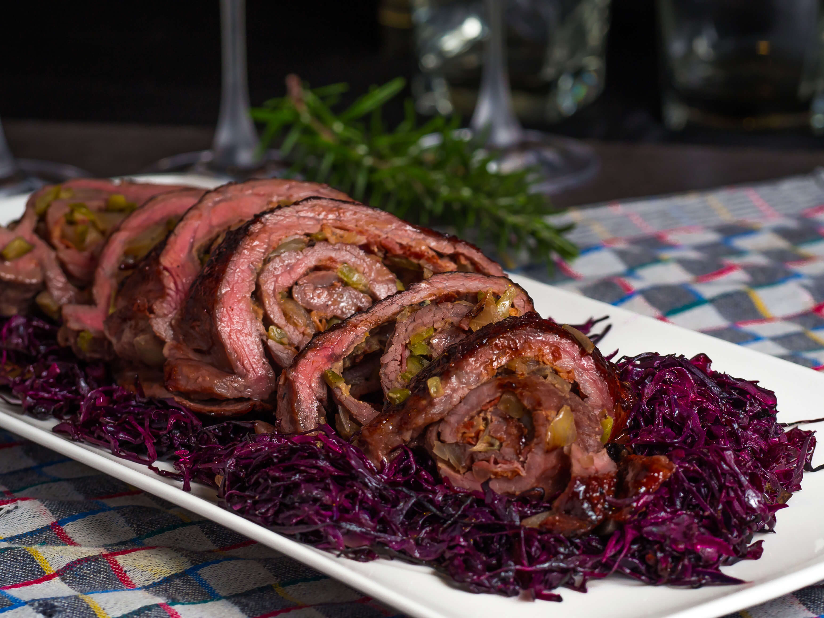 Olvahh´s Flanksteak-Roulade „Hausfrauenart“ mit Apfel-Rotkohl