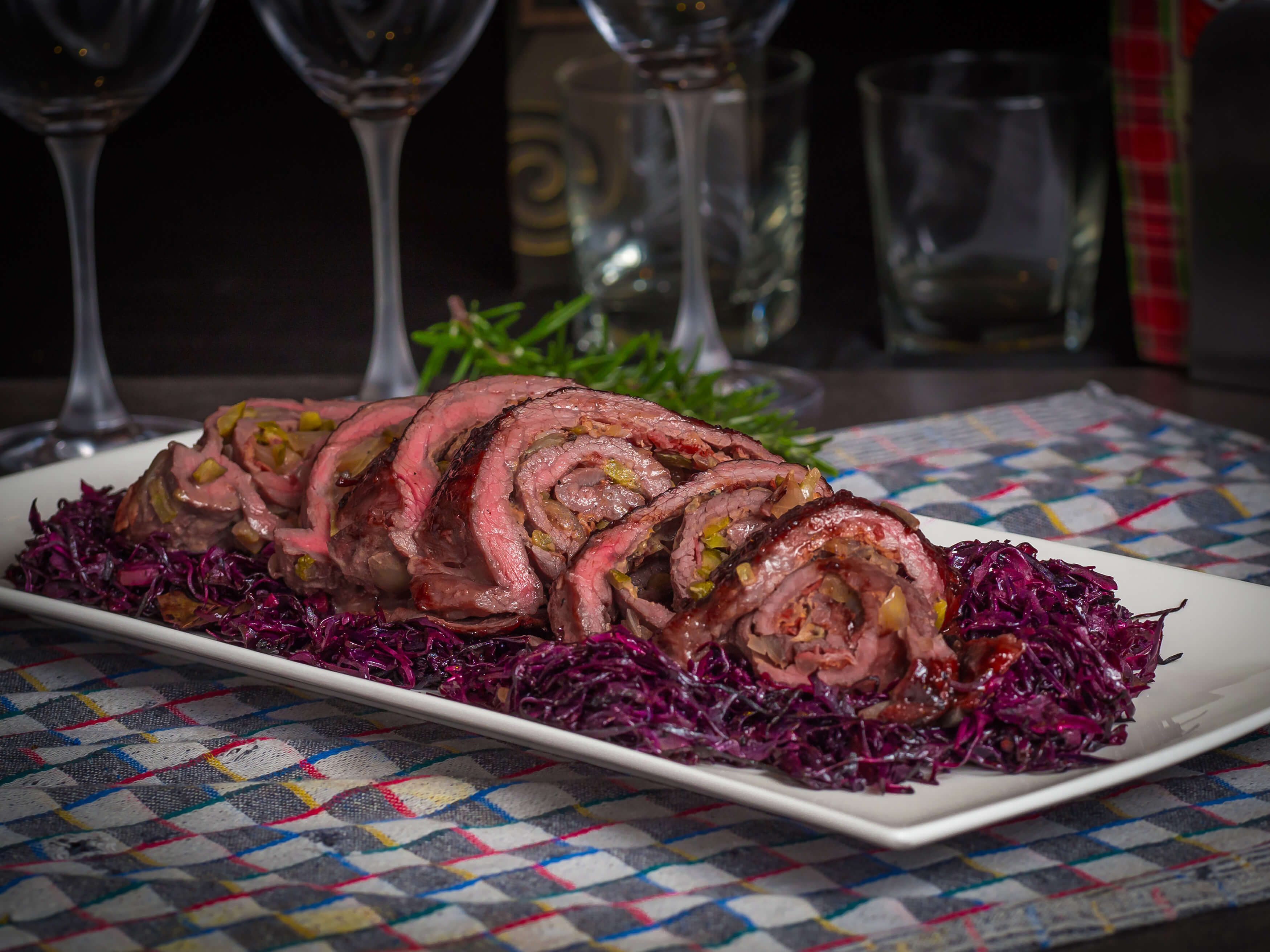 Olvahh´s Flanksteak-Roulade „Hausfrauenart“ mit Apfel-Rotkohl