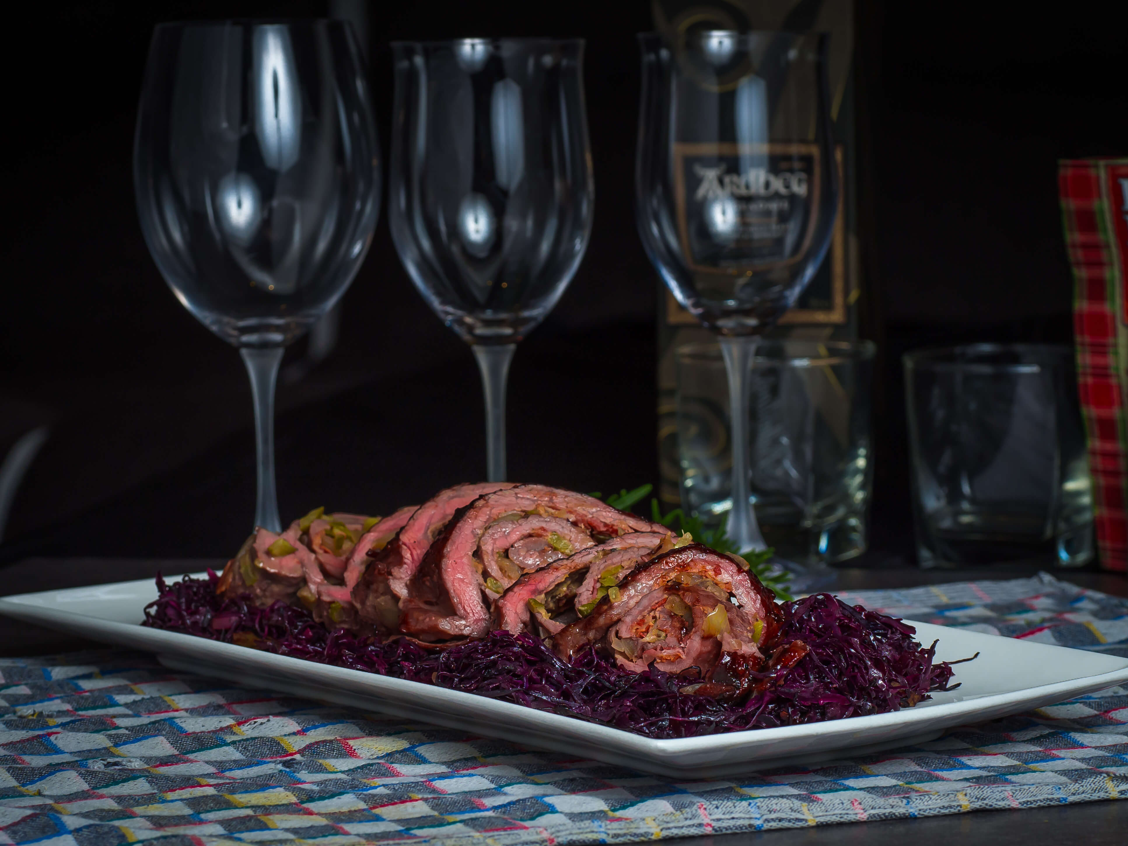 Olvahh´s Flanksteak-Roulade „Hausfrauenart“ mit Apfel-Rotkohl