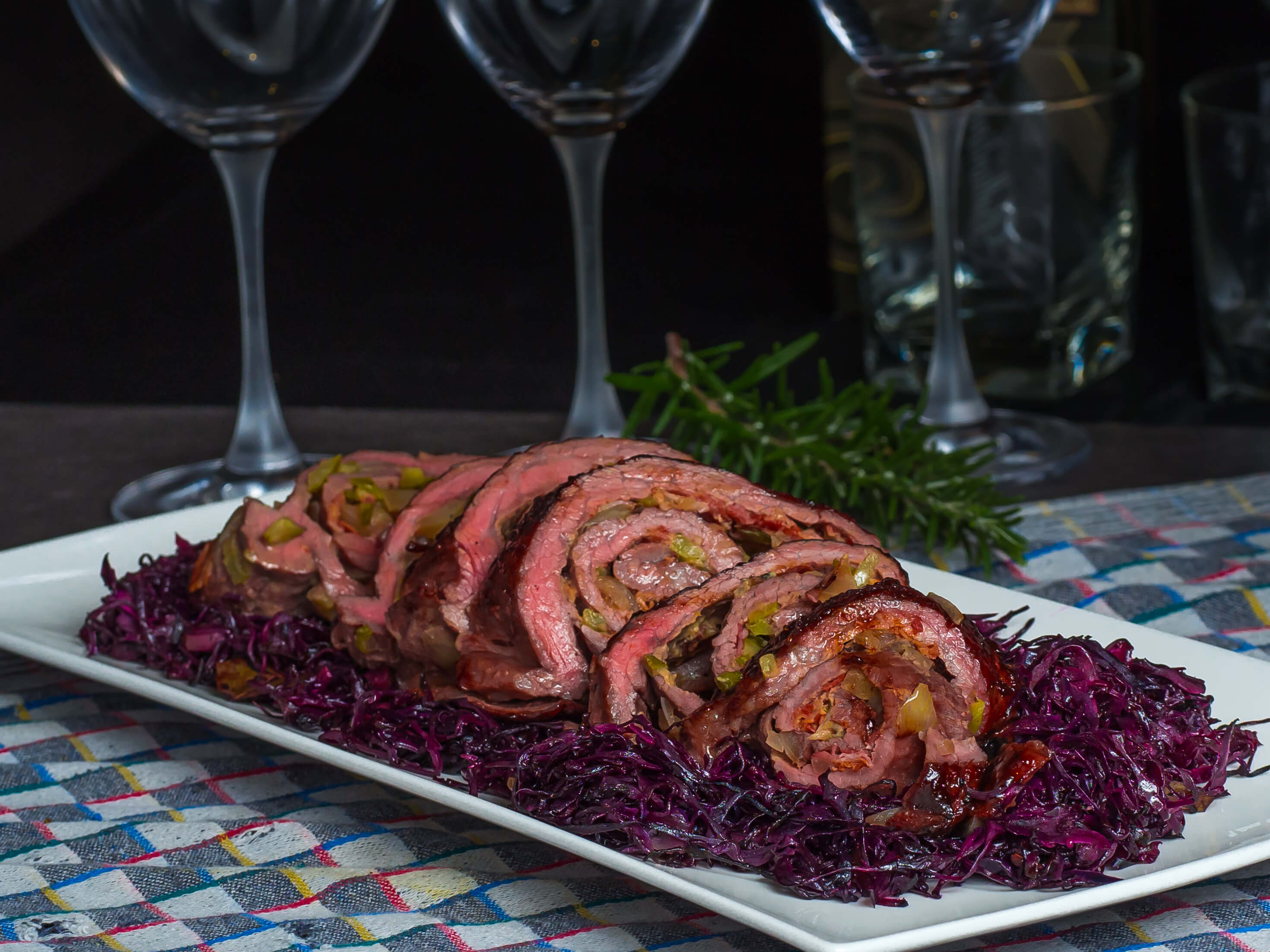 Olvahh´s Flanksteak-Roulade „Hausfrauenart“ mit Apfel-Rotkohl