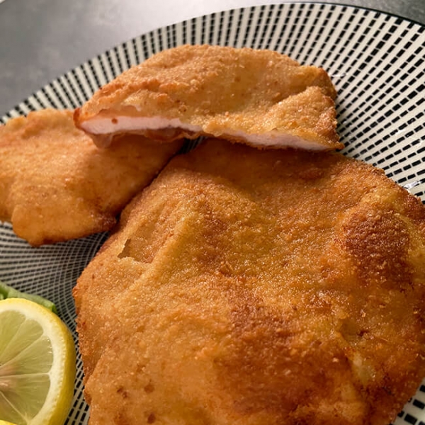 Schweinsschnitzel paniert bestellen. Schweineschnitzel paniert bestellen