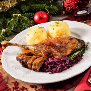 Weihnachtsente halbiert Wiesbauer Gourmet. Halbe Ente Sous Vide vorgegart - mindestens 800g = 1 Stk. Ente halbiert