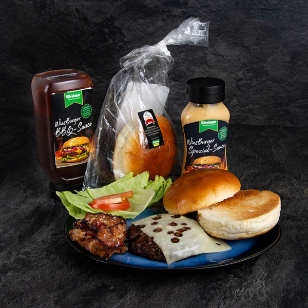 Wiesburger Wagyu Package für 4 Personen. 4 Wagyu Burger Pattys, 4 handgemachte Brioche Buns mit BBQ-Sauce & Spezial Sauce für Burger.