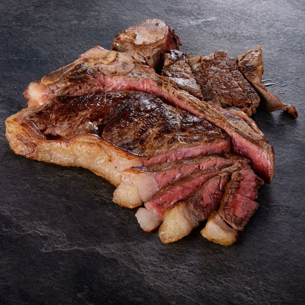 Chianina T-Bone Steak kaufen ➤ Bistecca alla Fiorentina 1 kg vom Chianina Rind. Besonders nussiger, voller Fleischgeschmack bei diesem Steak