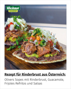 Olivers Sopes mit Rinderbrust, Guacamole, Frijoles Refritos und Salsas