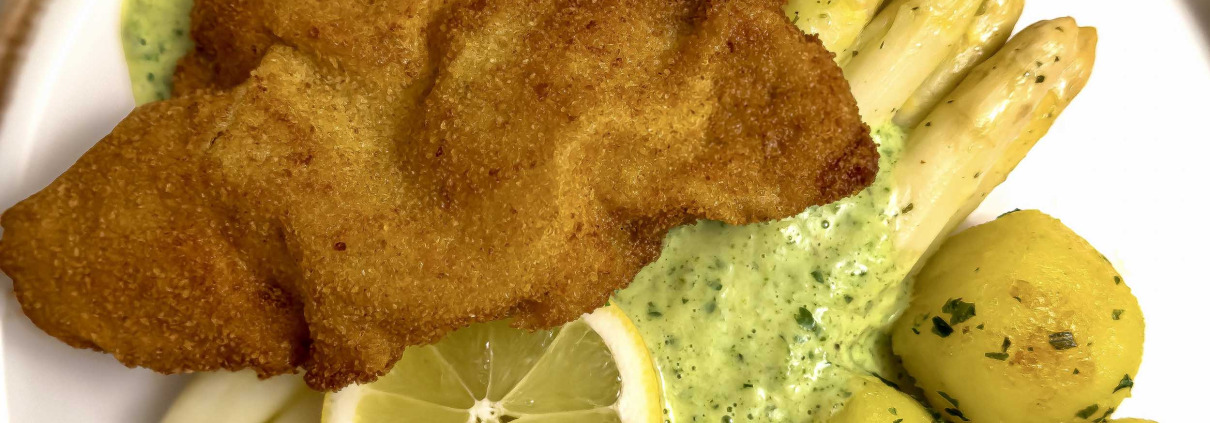 Daniels Wiener Schnitzel mit Spargel und Hollandaise