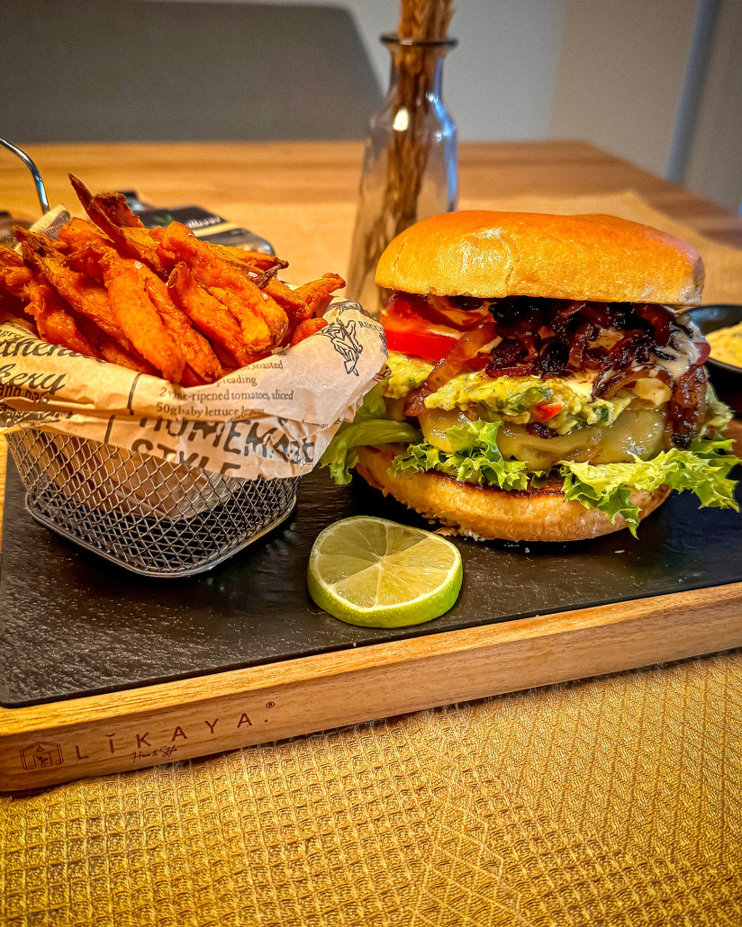 Daniels California Bagelburger mit Süßkartoffel Pommes und Guacamole Daniels California Bagelburger mit Süßkartoffel Pommes und Guacamole
