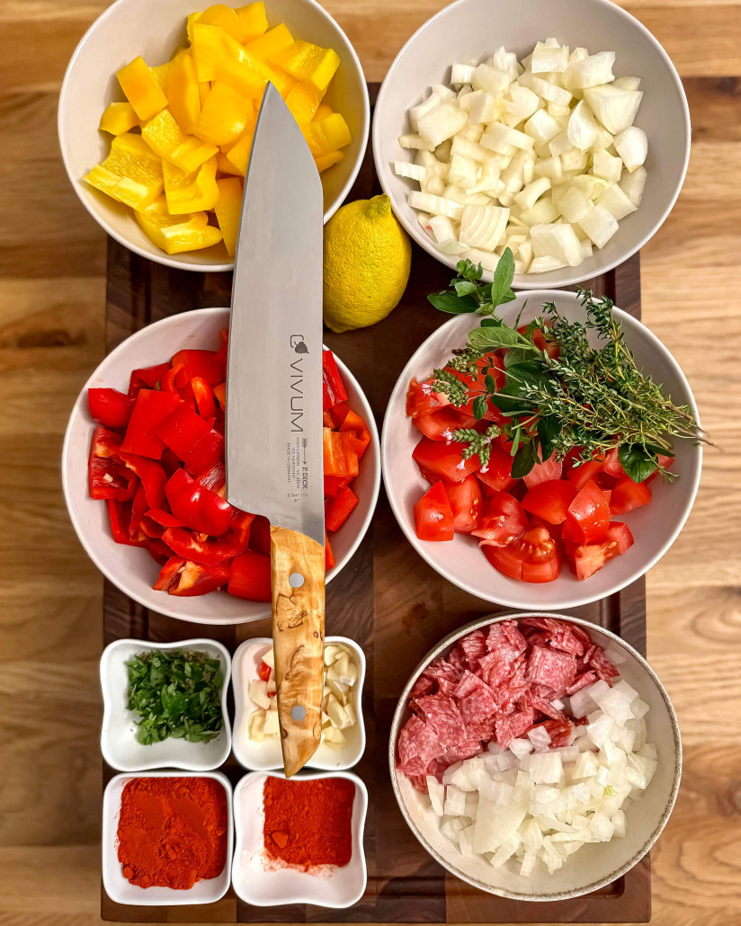 Daniels Mangalica Rücken mit Letscho und Bratkartoffeln