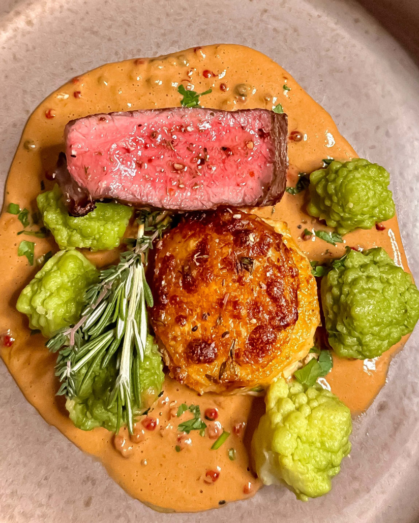 Daniels Rumpsteak mit Pfeffersauce, Kartoffelgratin und Romanesco