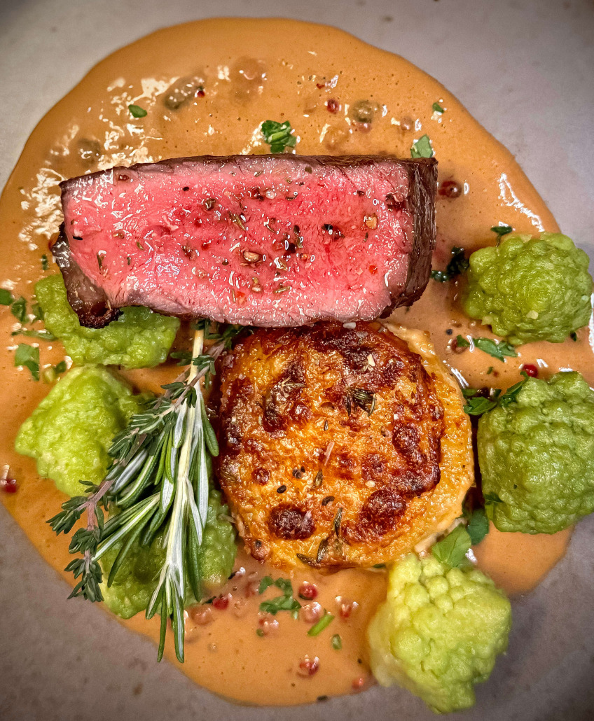 Daniels Rumpsteak mit Pfeffersauce, Kartoffelgratin und Romanesco